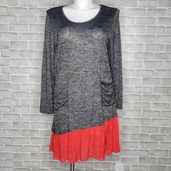 Gray & Red Layered Tunic with Pockets by Simply Aster, size 1X - Picture 1 of 5